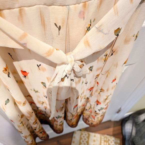 Beige, floral dress in size 10 from Scarlett - Picture 4 of 6